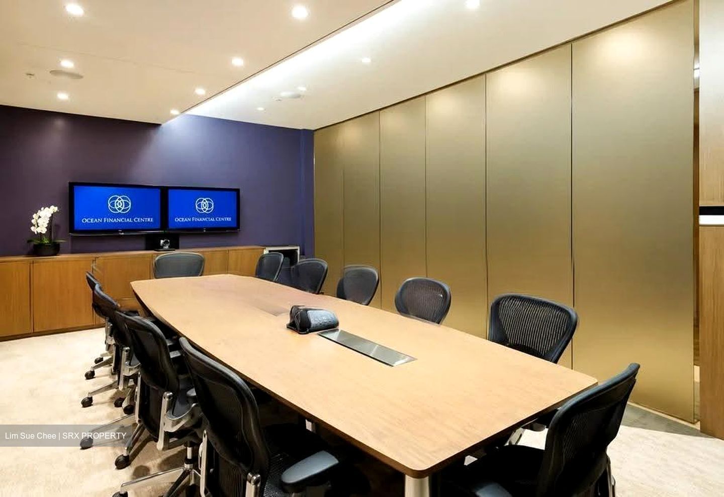Ocean Financial Centre (D1), Office #634985091